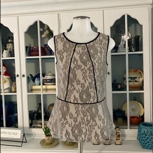 Peplum Sleeveless Top w/ Lace | XS | Neutral Colors